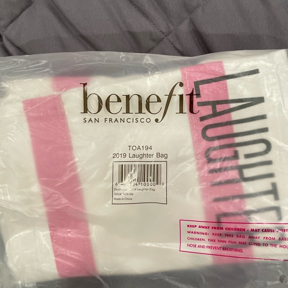 Benefit Laughter tote - Picture 3 of 4